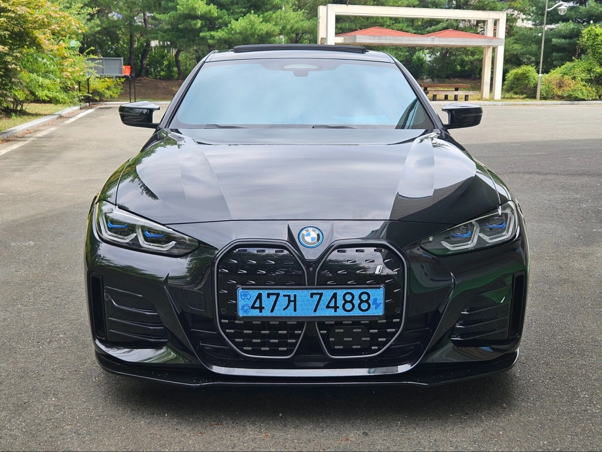 BMW I4