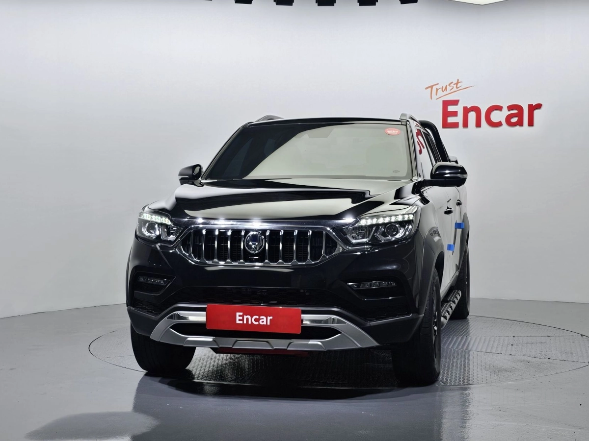 SSANGYONG REXTON SPORTS CAR