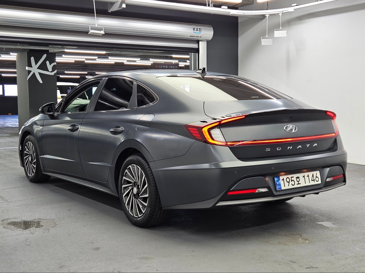 HYUNDAI SONATA HYBRID DN8