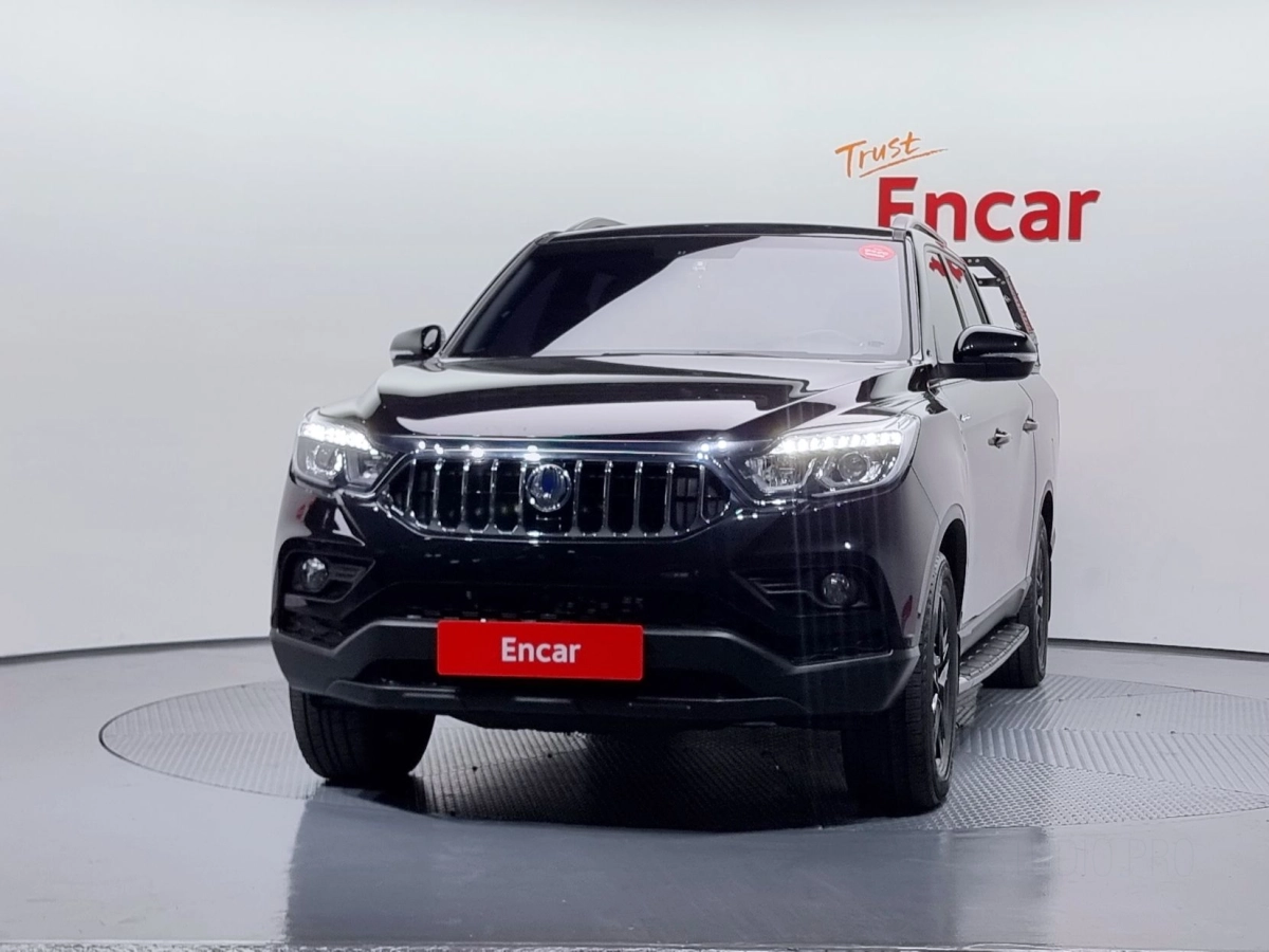 SSANGYONG REXTON SPORTS CAR