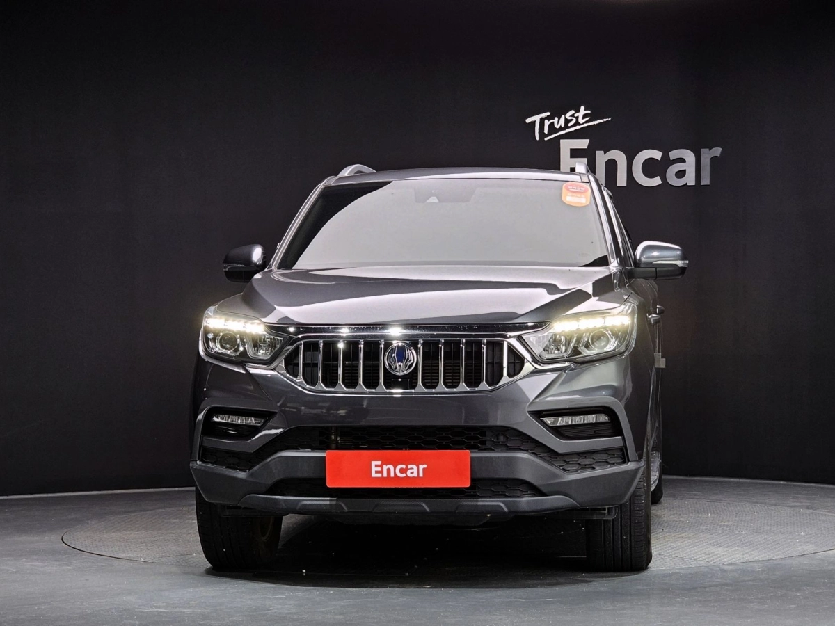 SSANGYONG REXTON SPORTS CAR