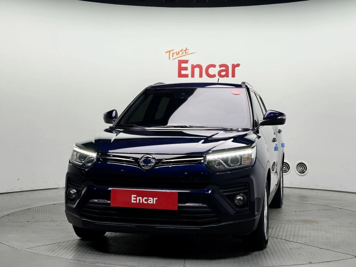 SSANGYONG TIVOLI VERY NEW