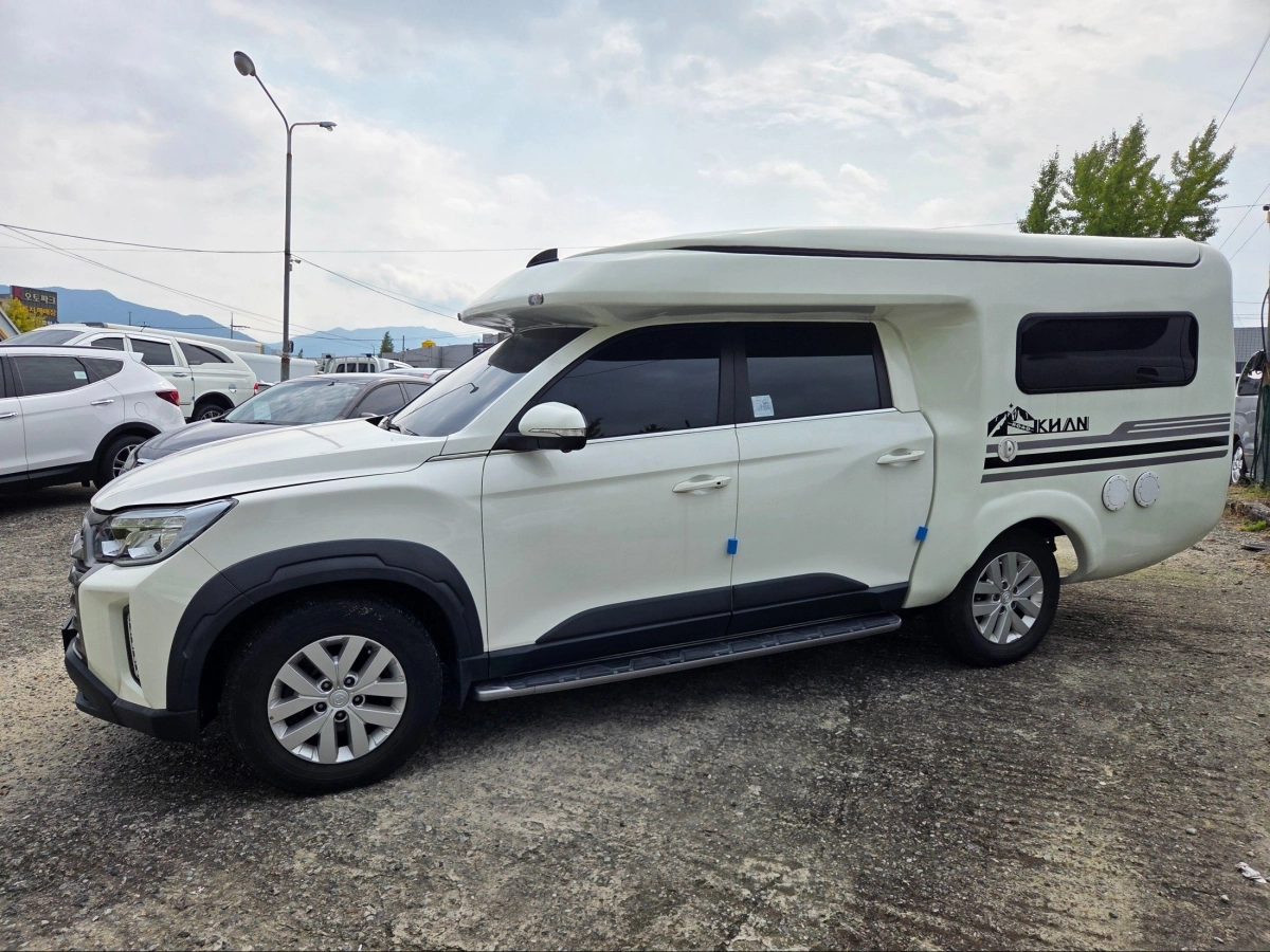 SSANGYONG REXTON SPORTS CAR