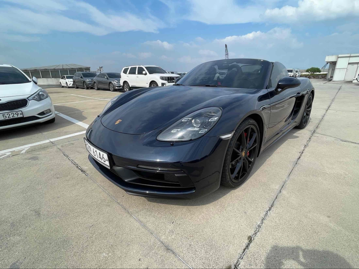 PORSCHE 718 BOXSTER