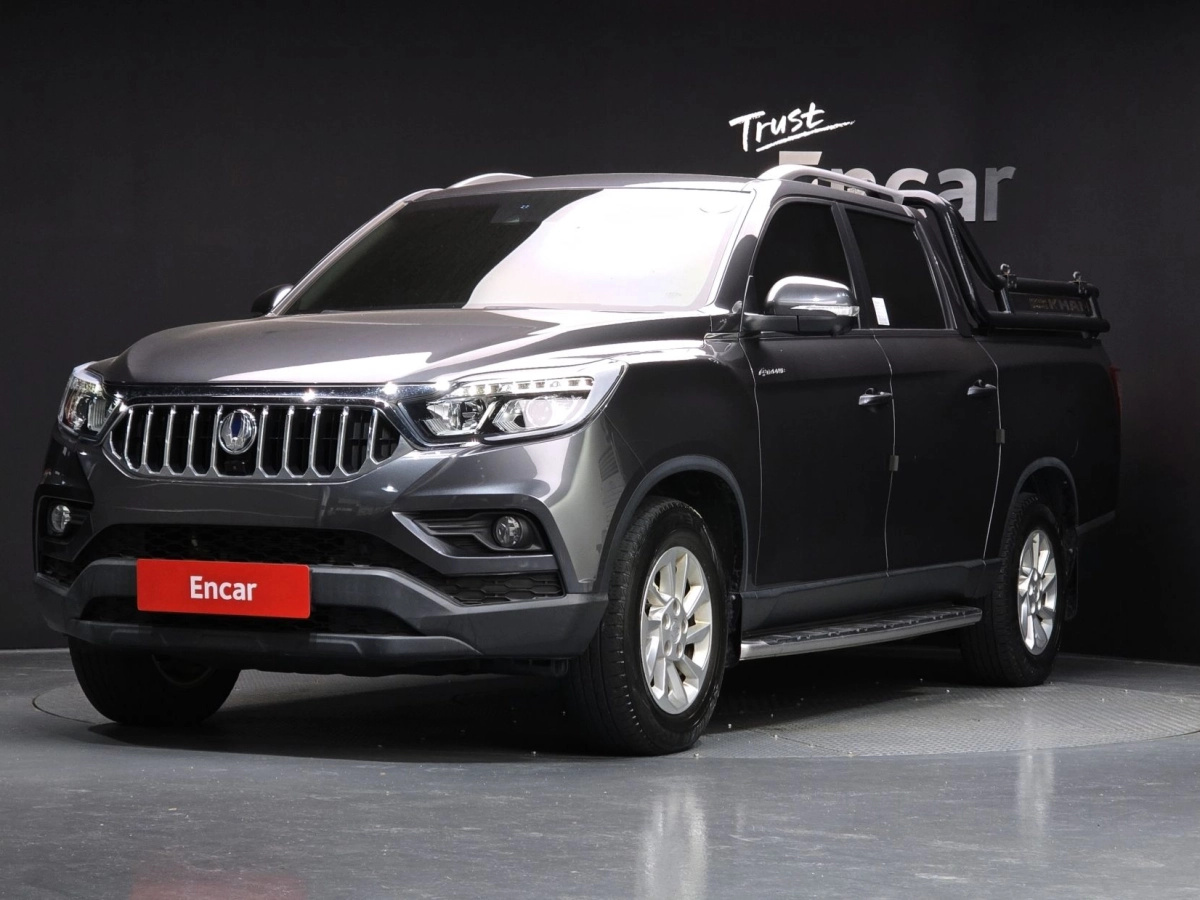 SSANGYONG REXTON SPORTS CAR