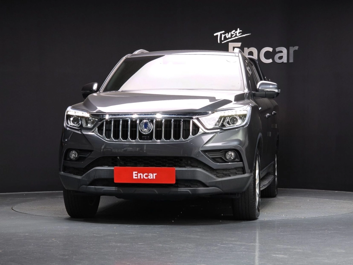 SSANGYONG REXTON SPORTS CAR