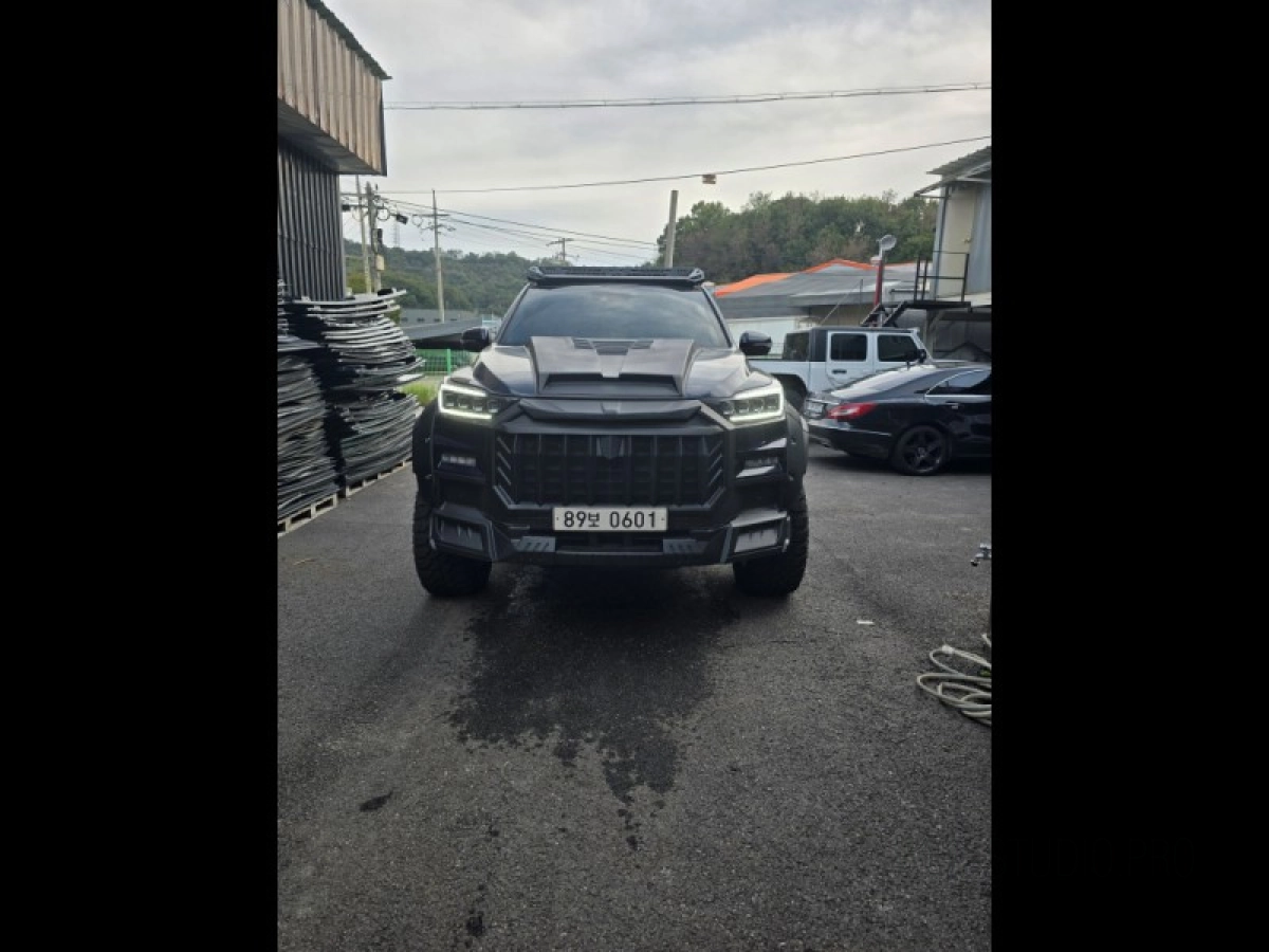 SSANGYONG REXTON SPORTS CAR