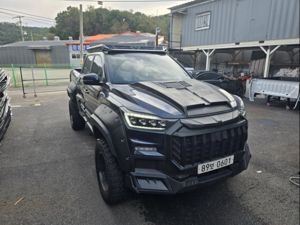 SSANGYONG REXTON SPORTS CAR