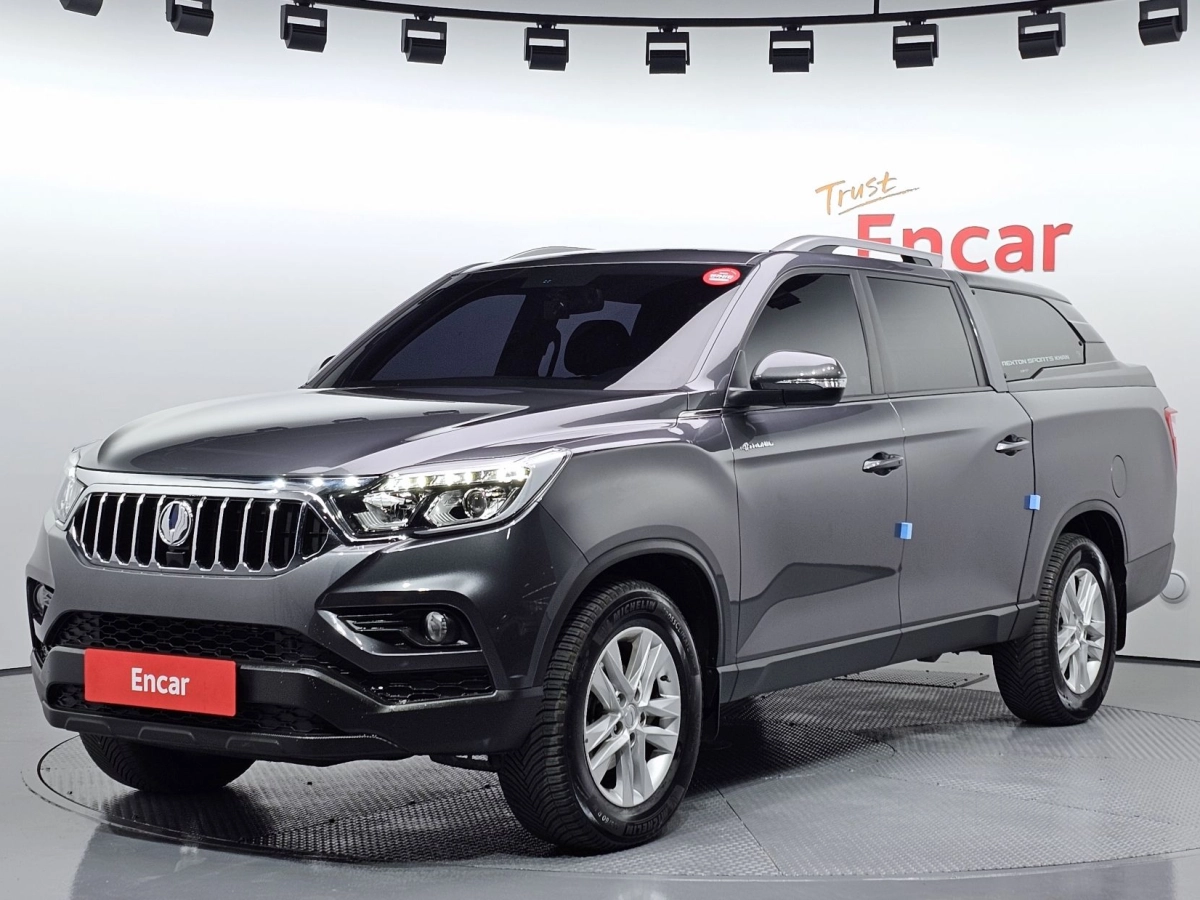 SSANGYONG REXTON SPORTS CAR