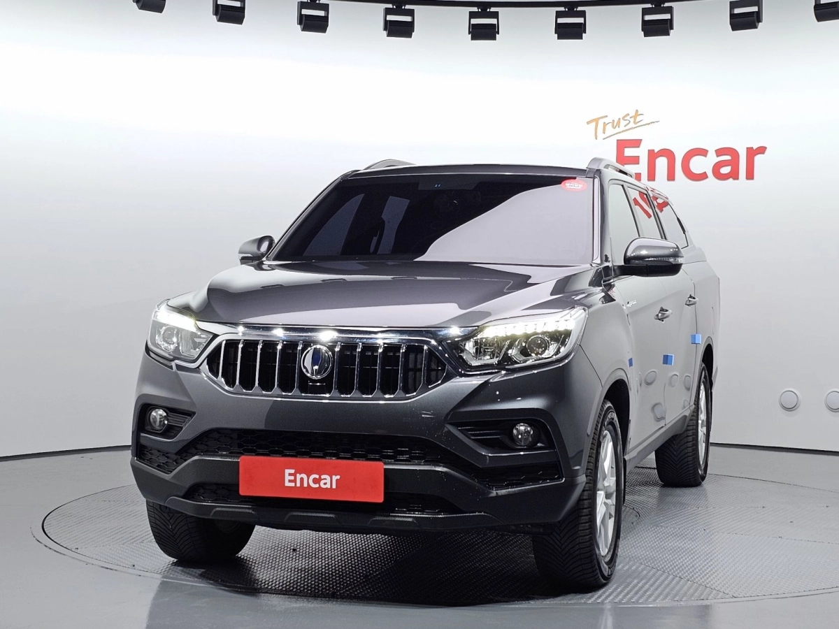 SSANGYONG REXTON SPORTS CAR