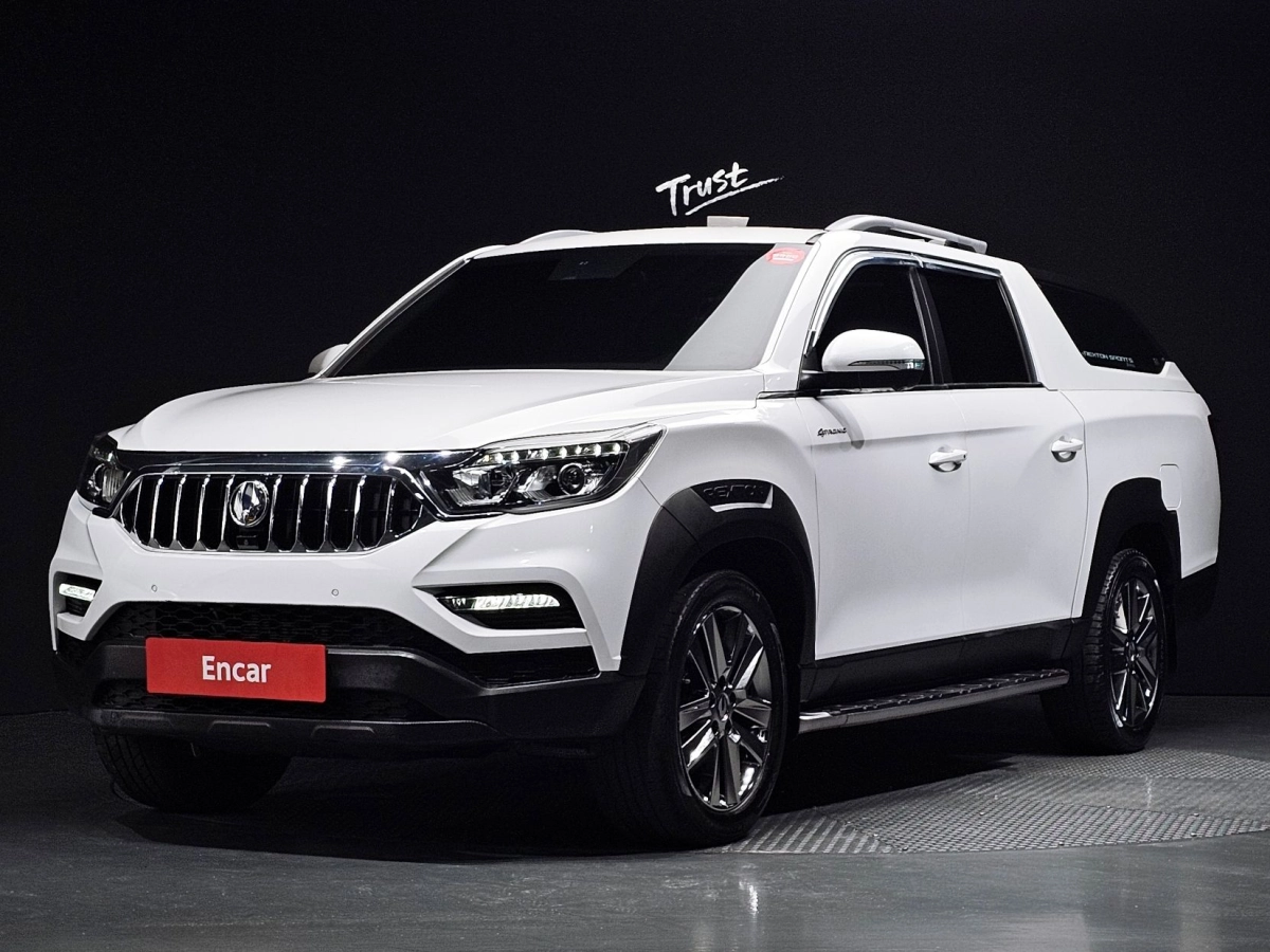 SSANGYONG REXTON SPORTS CAR