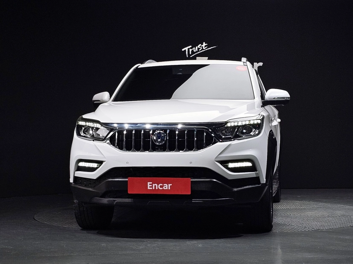 SSANGYONG REXTON SPORTS CAR