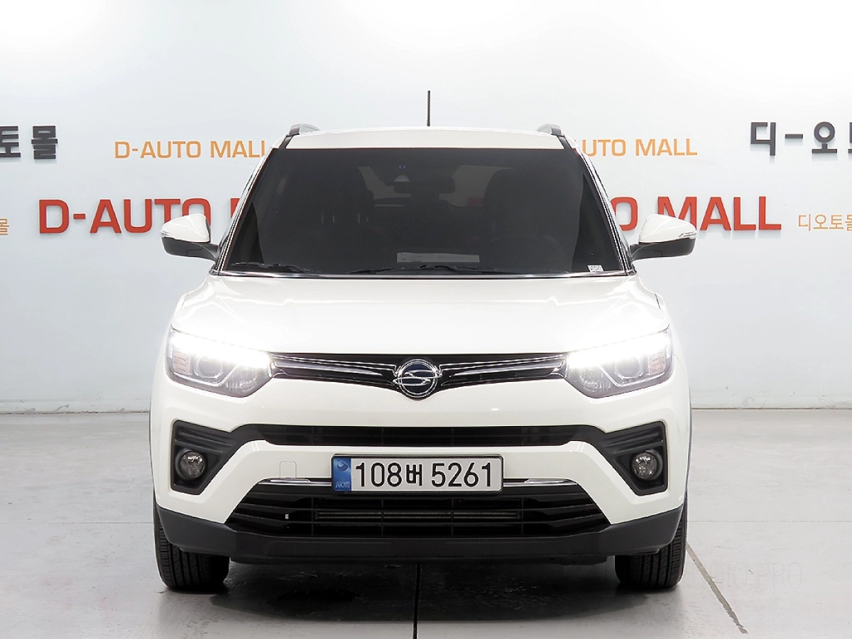 SSANGYONG TIVOLI VERY NEW