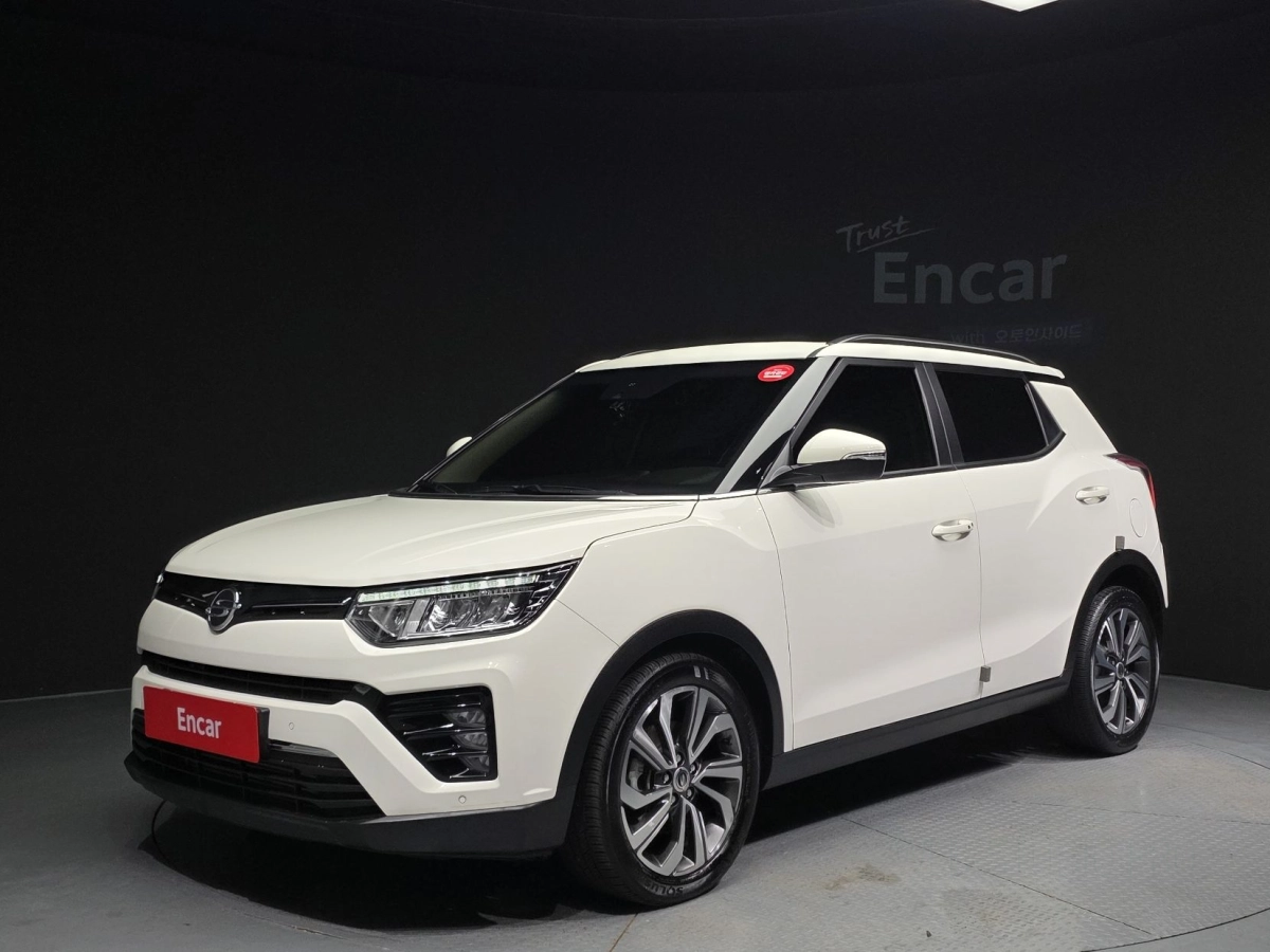 SSANGYONG TIVOLI VERY NEW