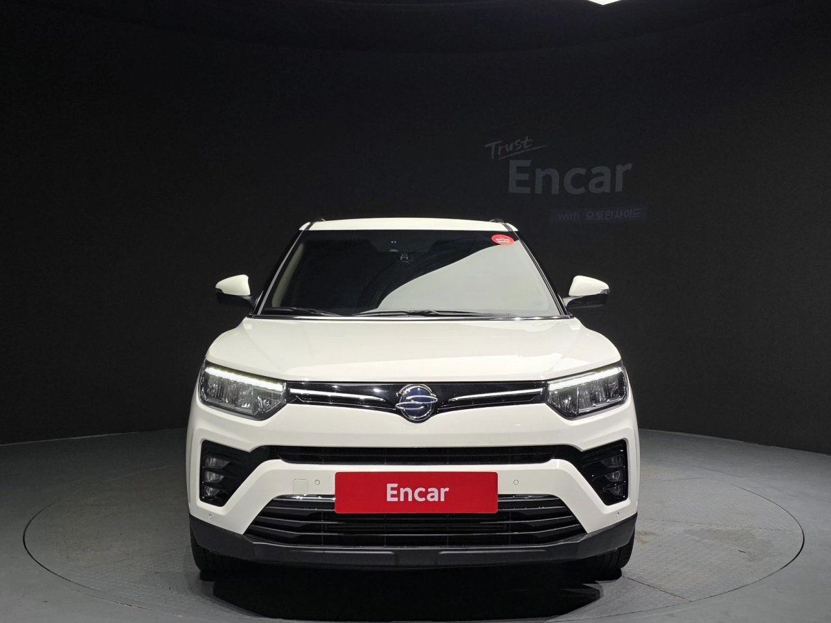 SSANGYONG TIVOLI VERY NEW