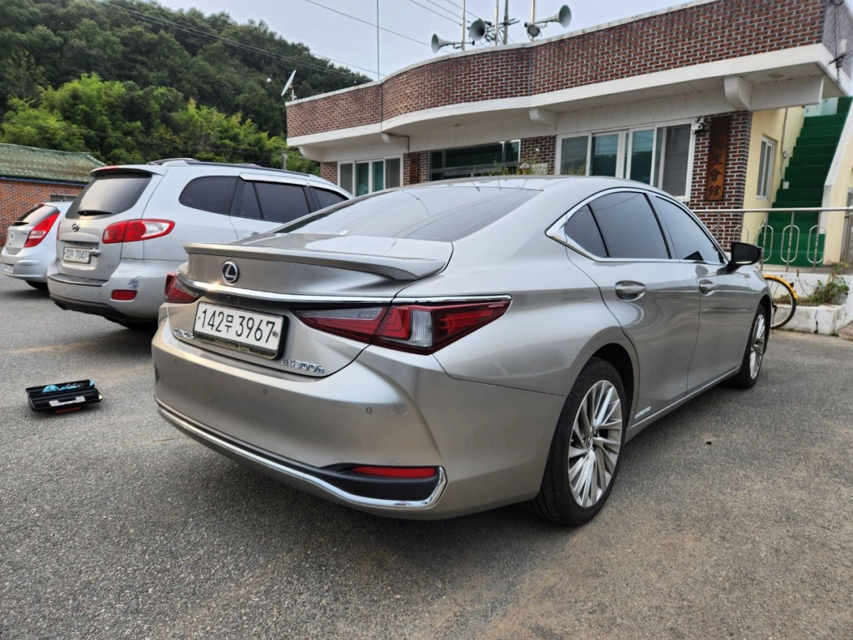 LEXUS ES300H