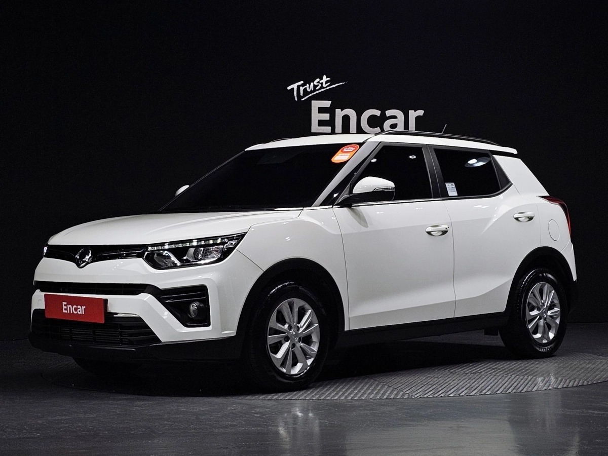 SSANGYONG TIVOLI VERY NEW