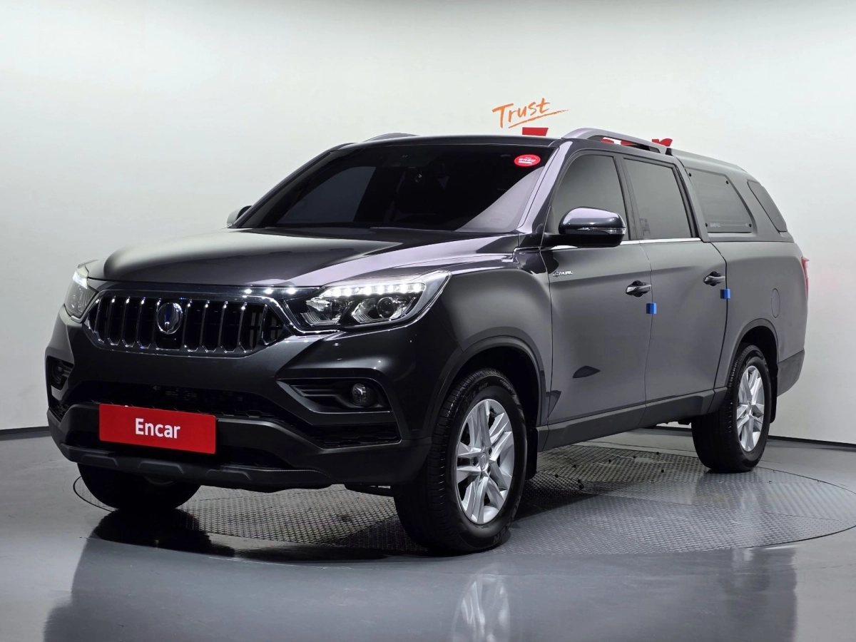 SSANGYONG REXTON SPORTS CAR