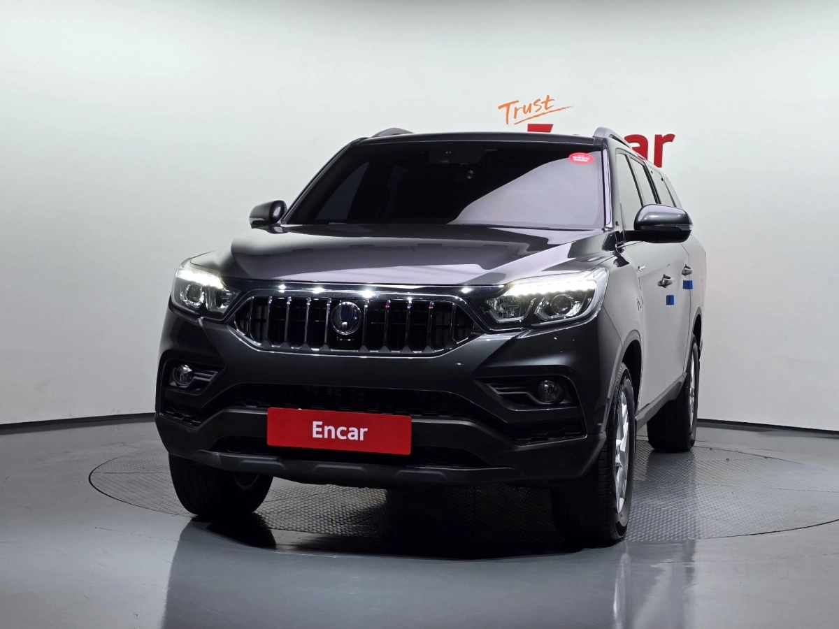 SSANGYONG REXTON SPORTS CAR