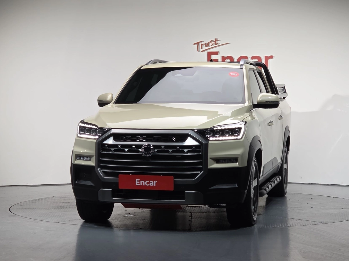 SSANGYONG REXTON SPORTS CAR