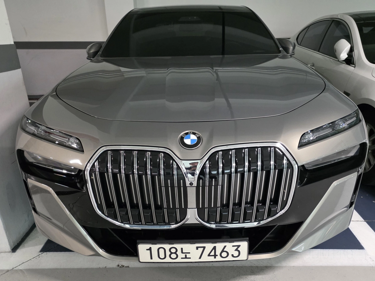 BMW 7-SERIES G70  2023