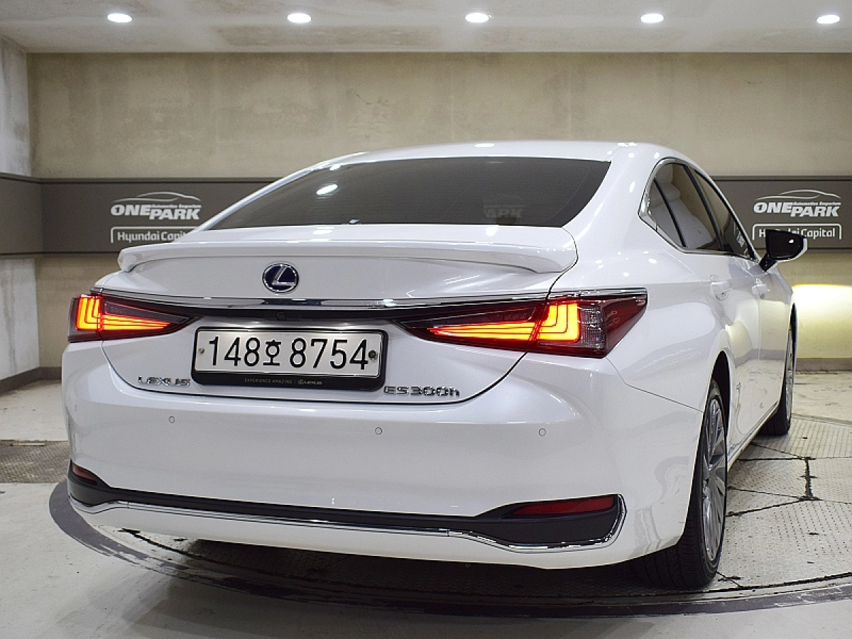 LEXUS ES300H