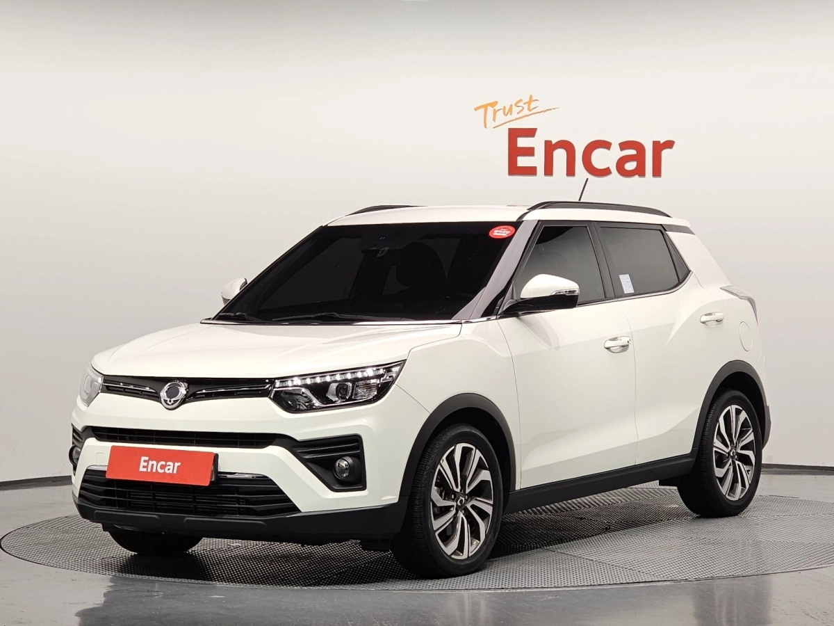 SSANGYONG TIVOLI VERY NEW