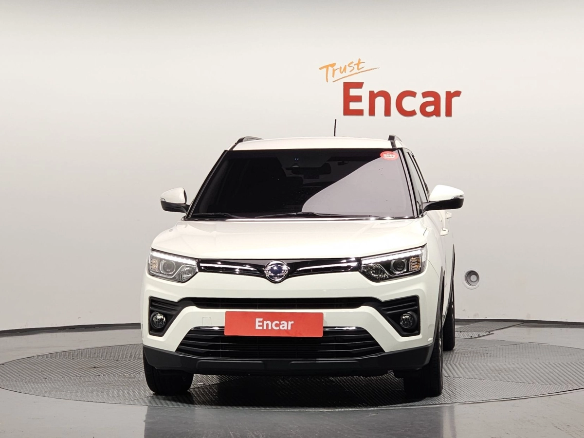 SSANGYONG TIVOLI VERY NEW