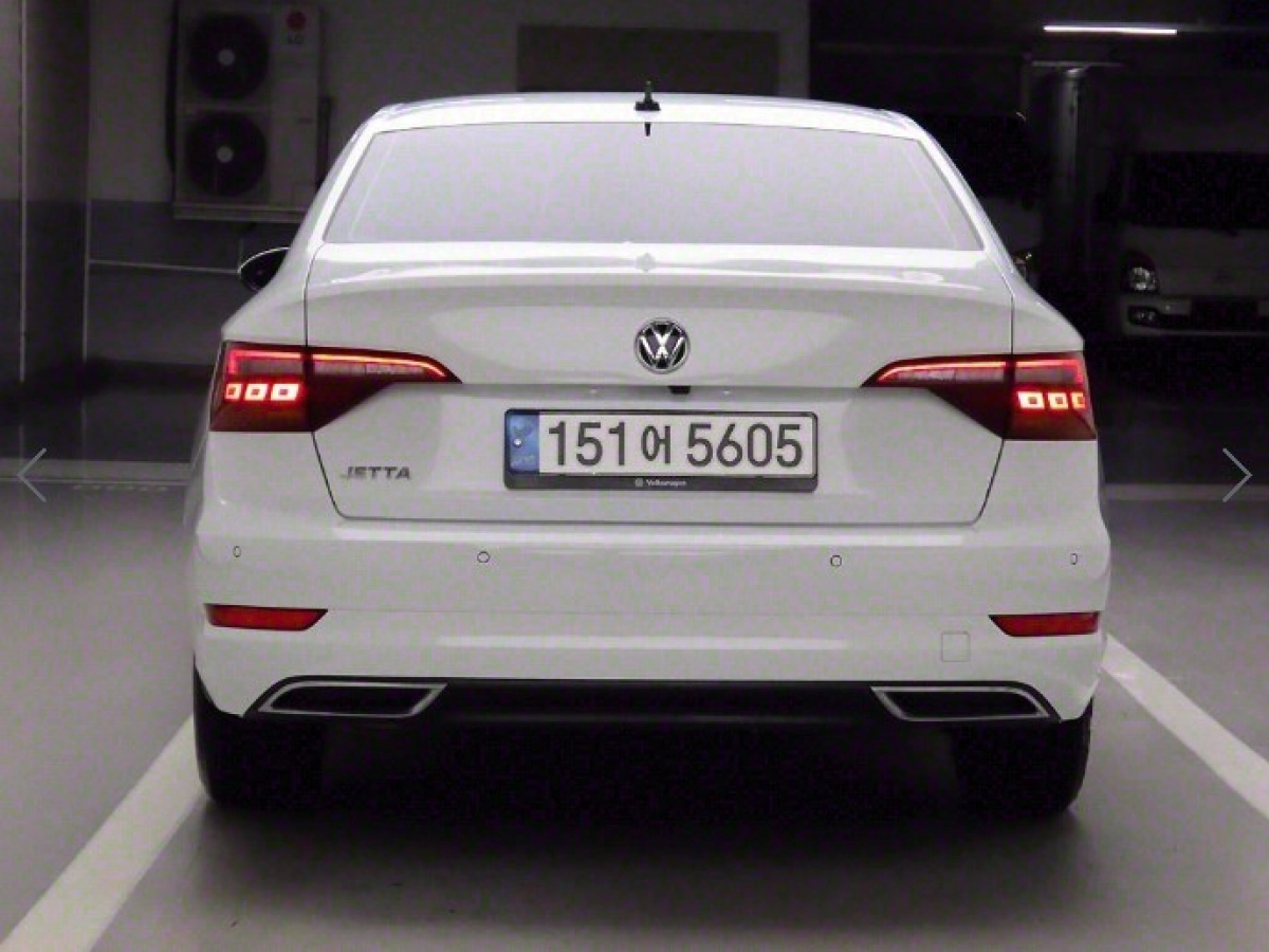 VOLKSWAGEN JETTA