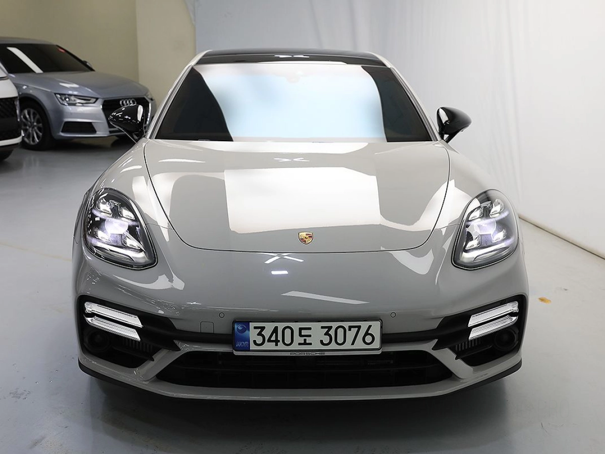 PORSCHE PANAMERA 971