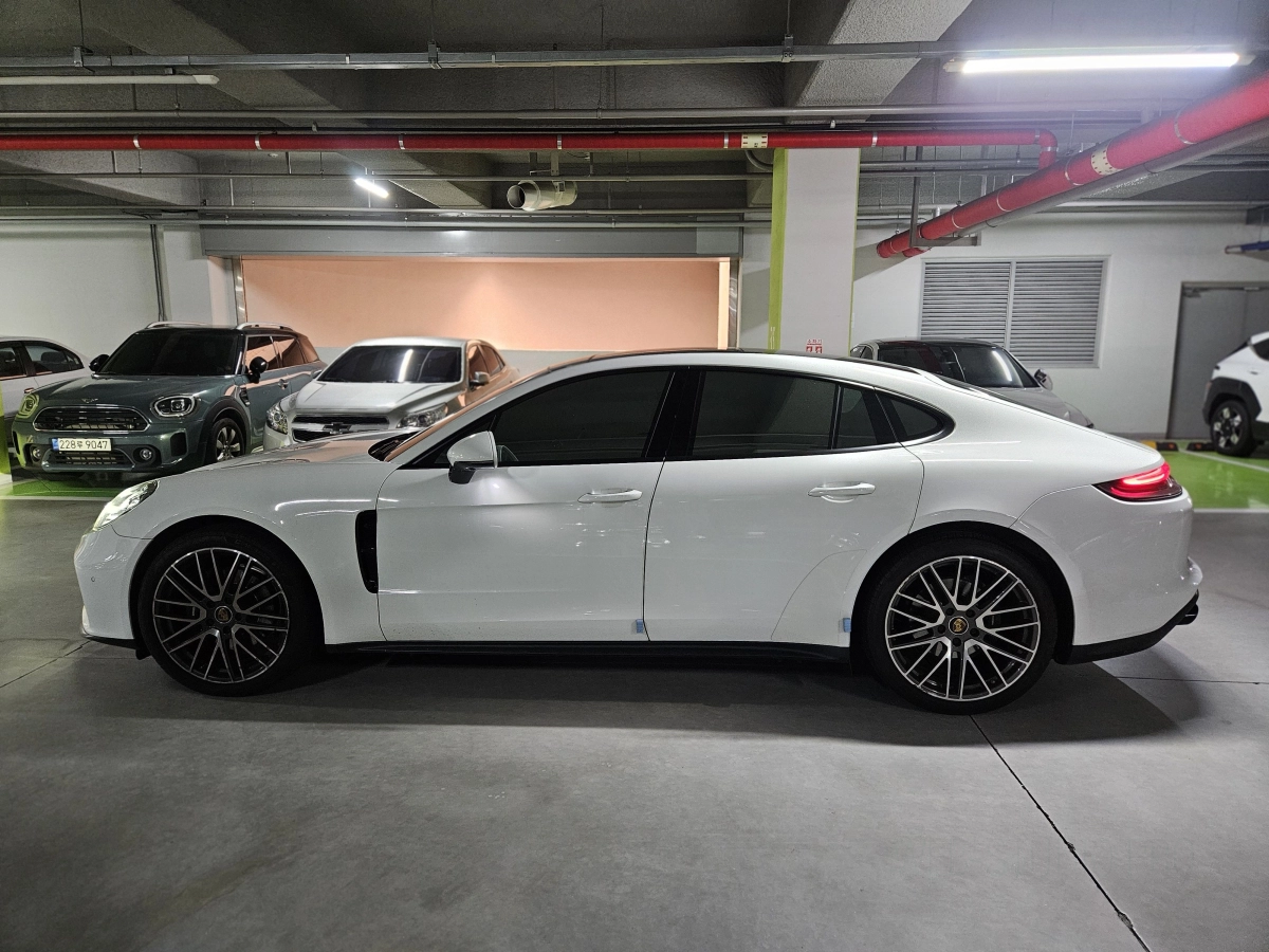 PORSCHE PANAMERA 971