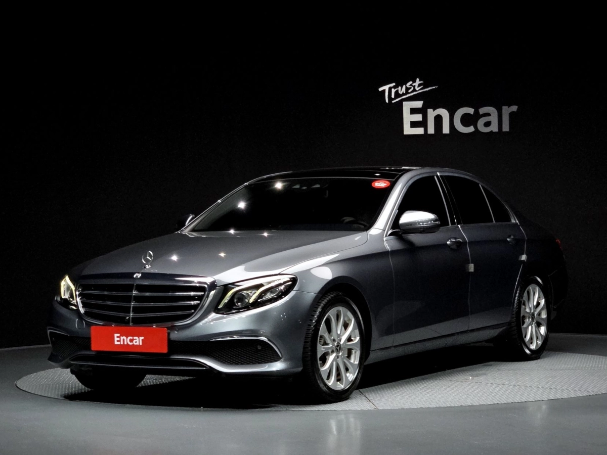 MERCEDES BENZ E-CLASS W213 2019