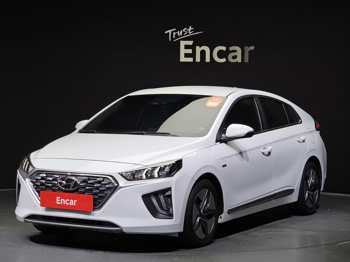 HYUNDAI IONIQ HYBRID