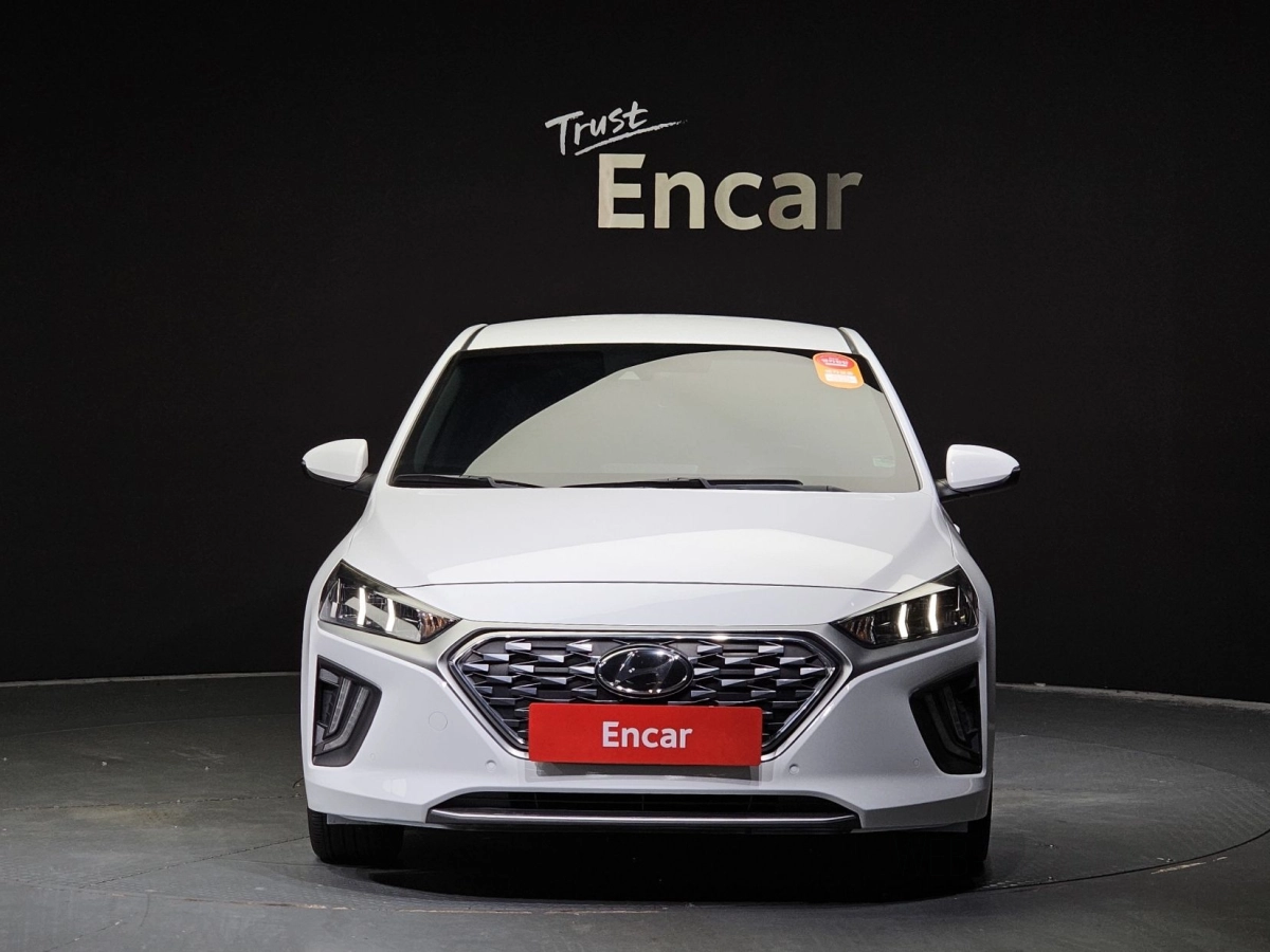 HYUNDAI IONIQ HYBRID