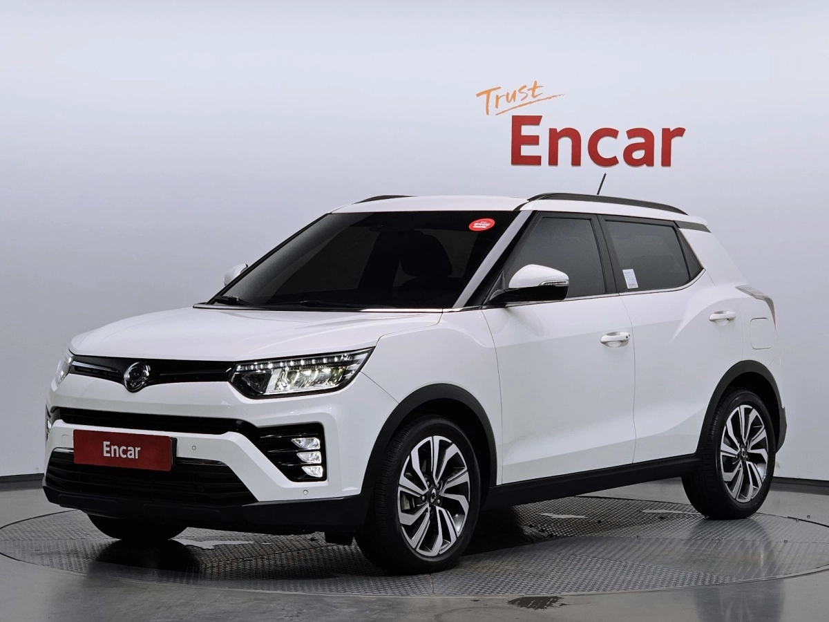 SSANGYONG TIVOLI VERY NEW