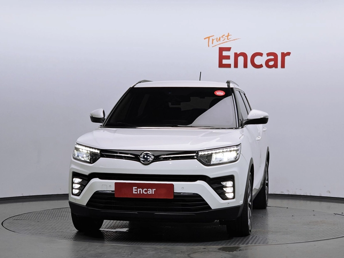 SSANGYONG TIVOLI VERY NEW