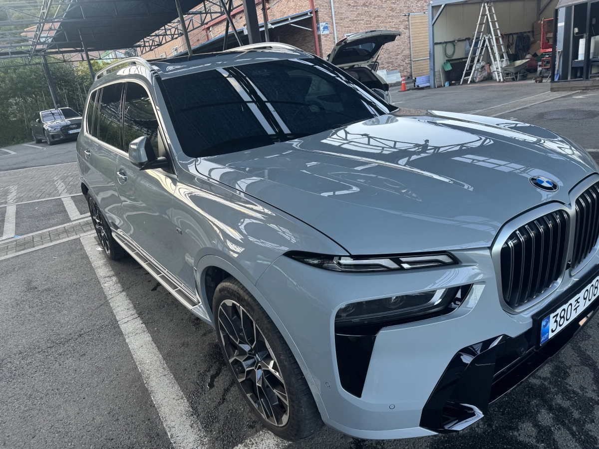 BMW X7 G07 2025