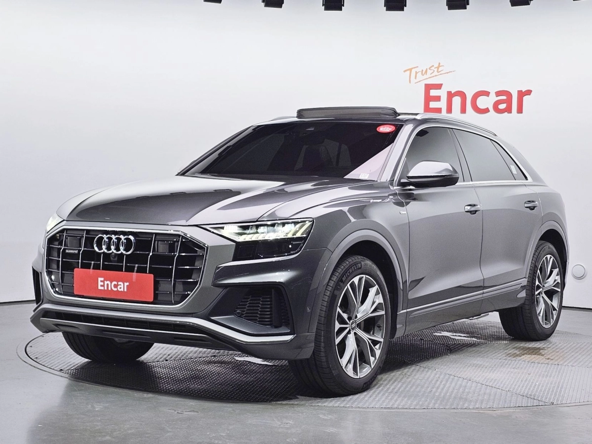 AUDI Q8 4M