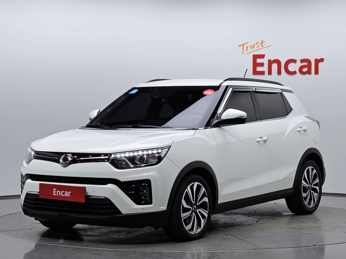 SSANGYONG TIVOLI VERY NEW