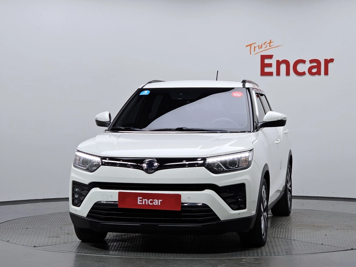 SSANGYONG TIVOLI VERY NEW