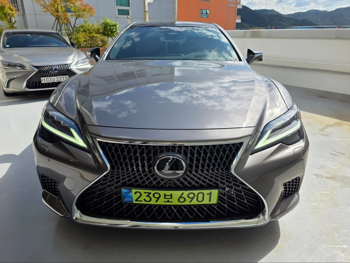 LEXUS LS500