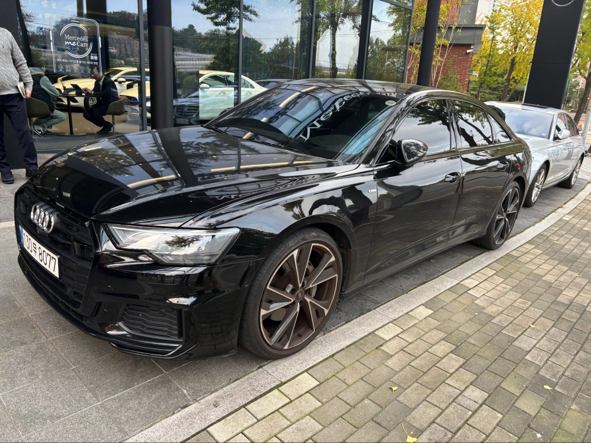 AUDI A6 C8