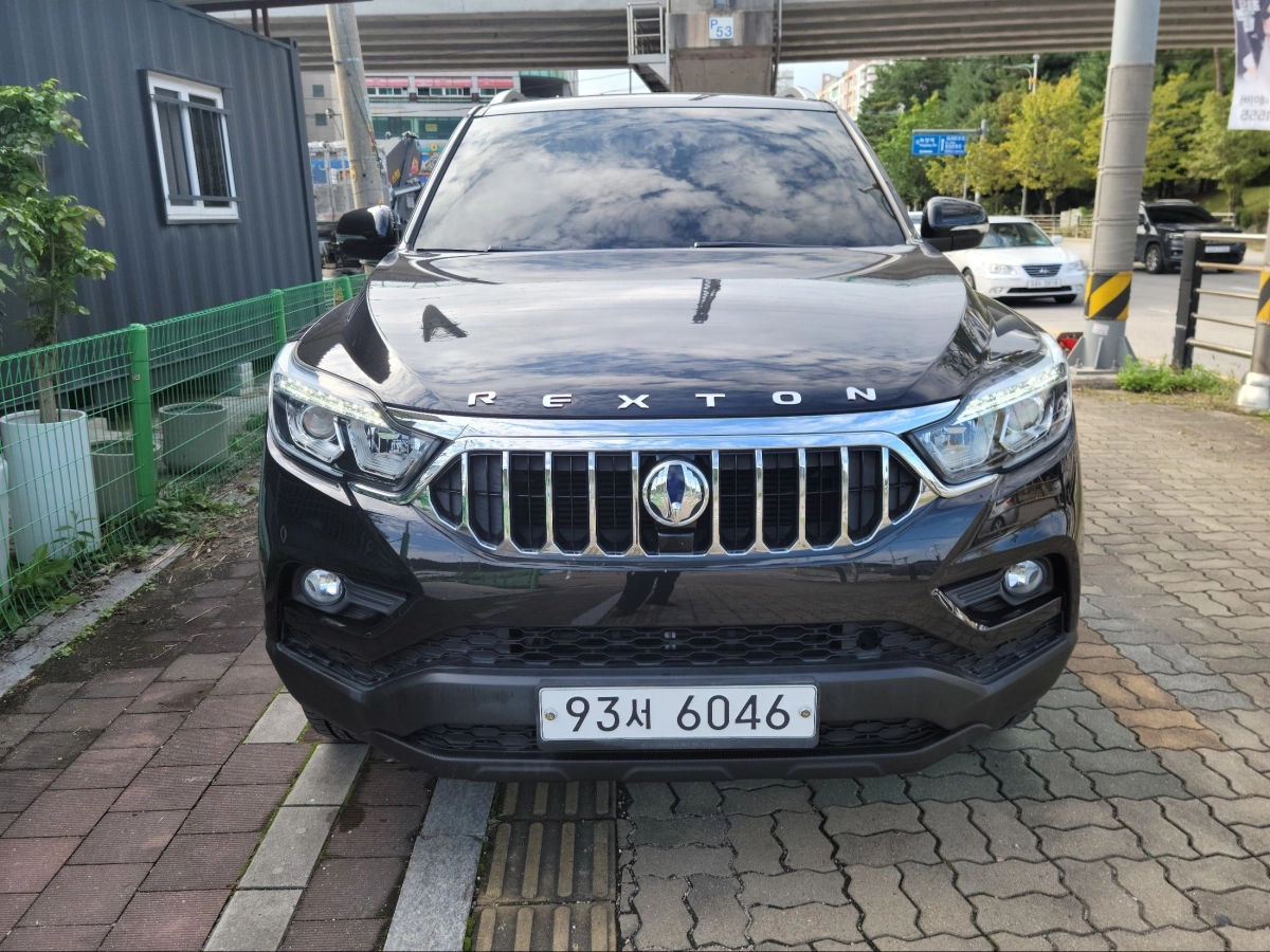 SSANGYONG REXTON SPORTS CAR