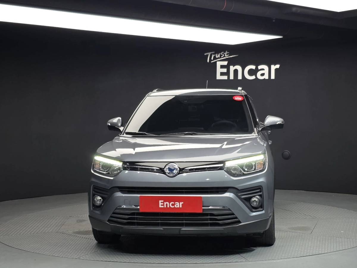 SSANGYONG TIVOLI VERY NEW