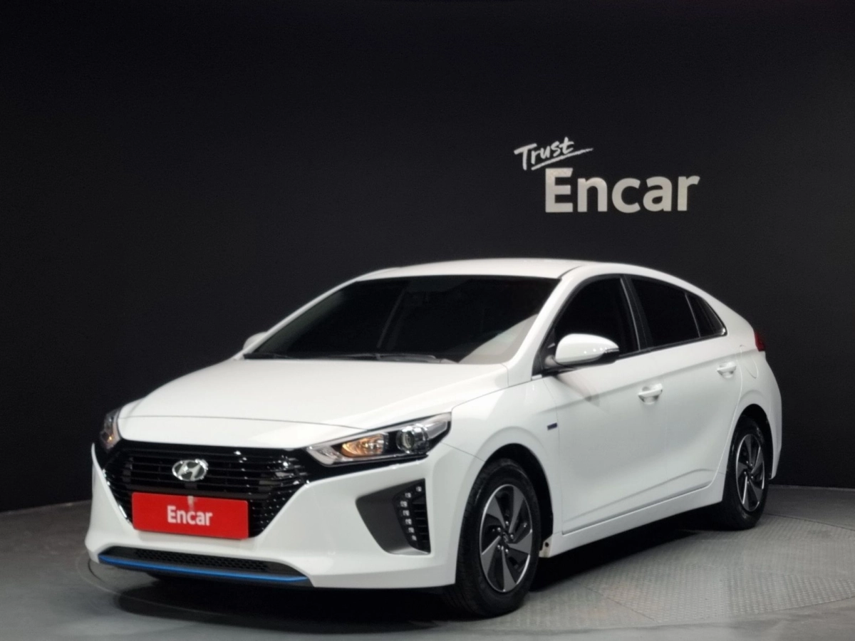 HYUNDAI IONIQ HYBRID