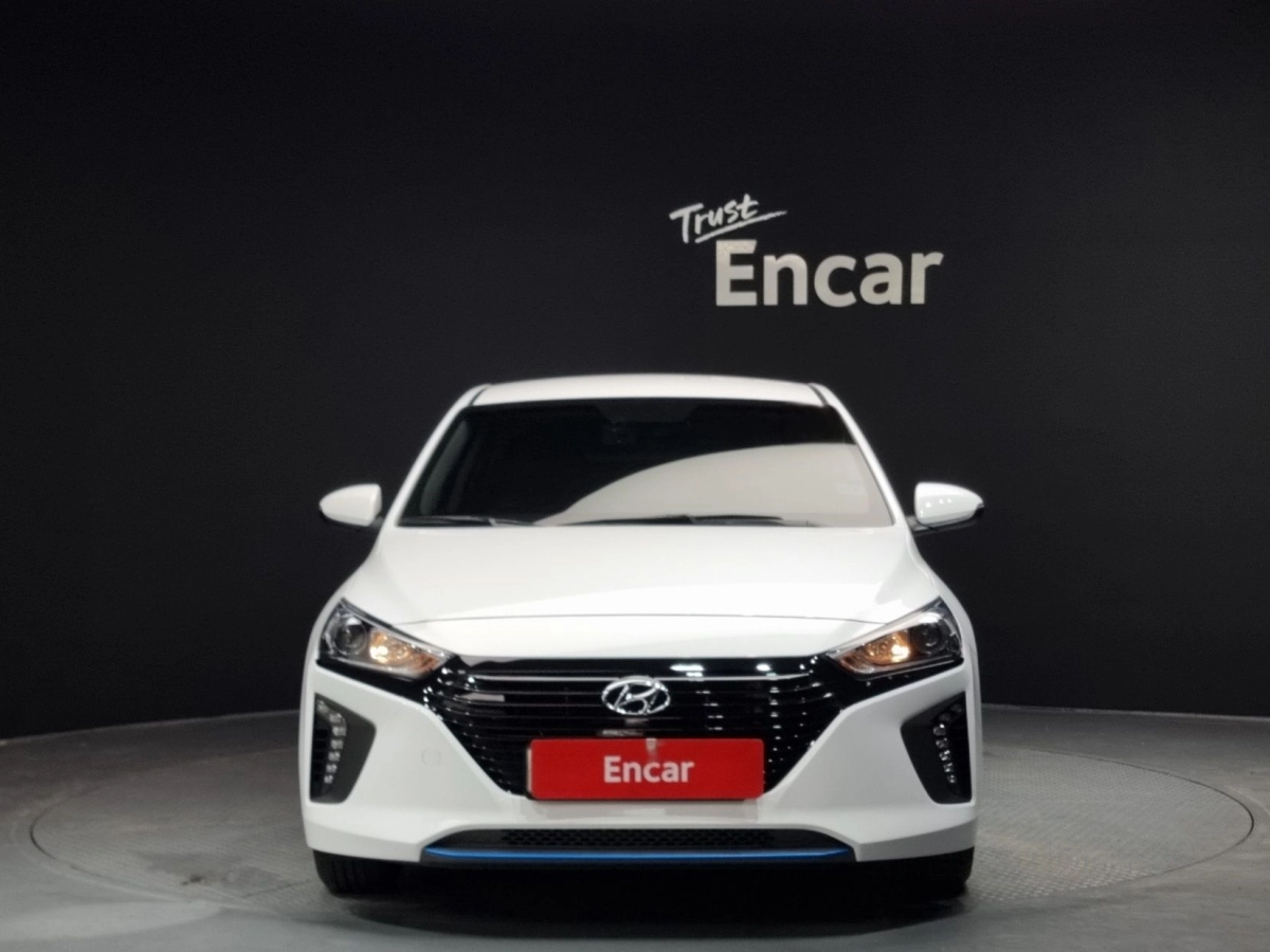 HYUNDAI IONIQ HYBRID