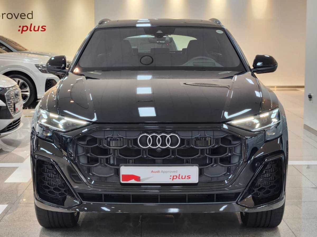 AUDI Q8 4M