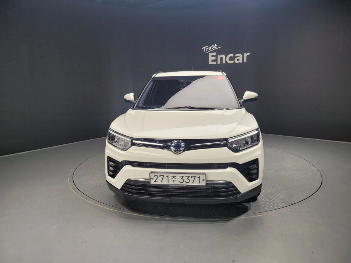 SSANGYONG TIVOLI VERY NEW