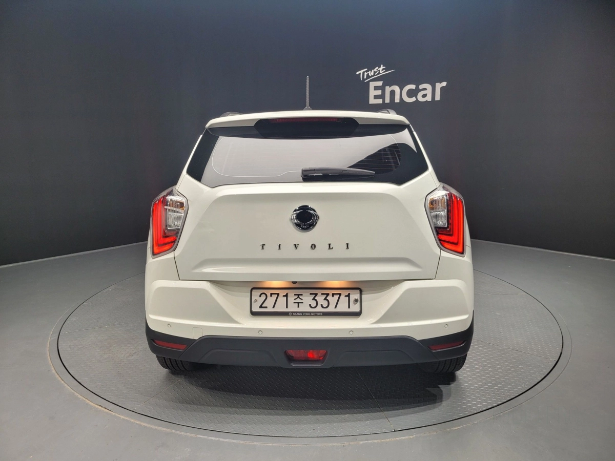 SSANGYONG TIVOLI VERY NEW