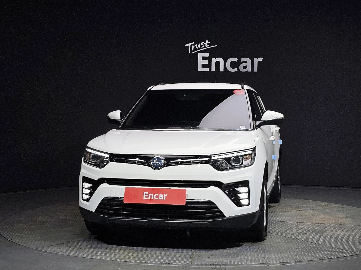 SSANGYONG TIVOLI VERY NEW